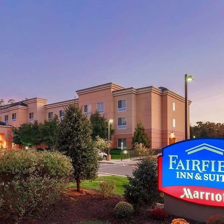 Fairfield Inn & Suites By Marriott Mahwah Exterior photo